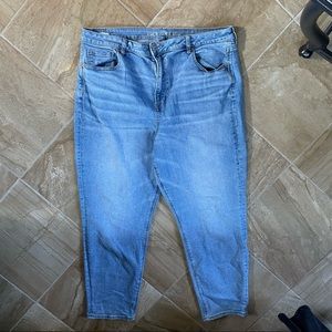 American Eagle Outfitters Light Blue Mom Jean